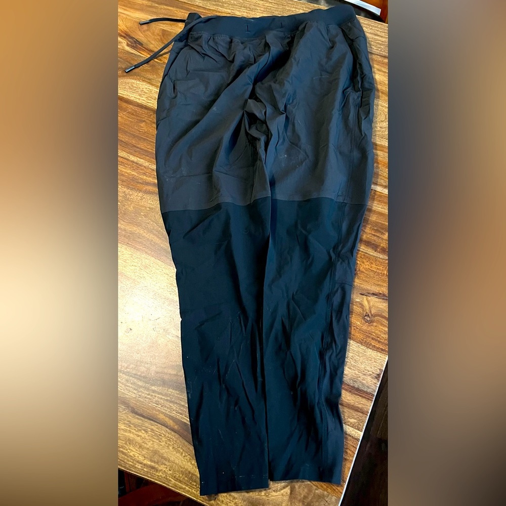 Men’s Black & Grey lululemon Joggers, size Large